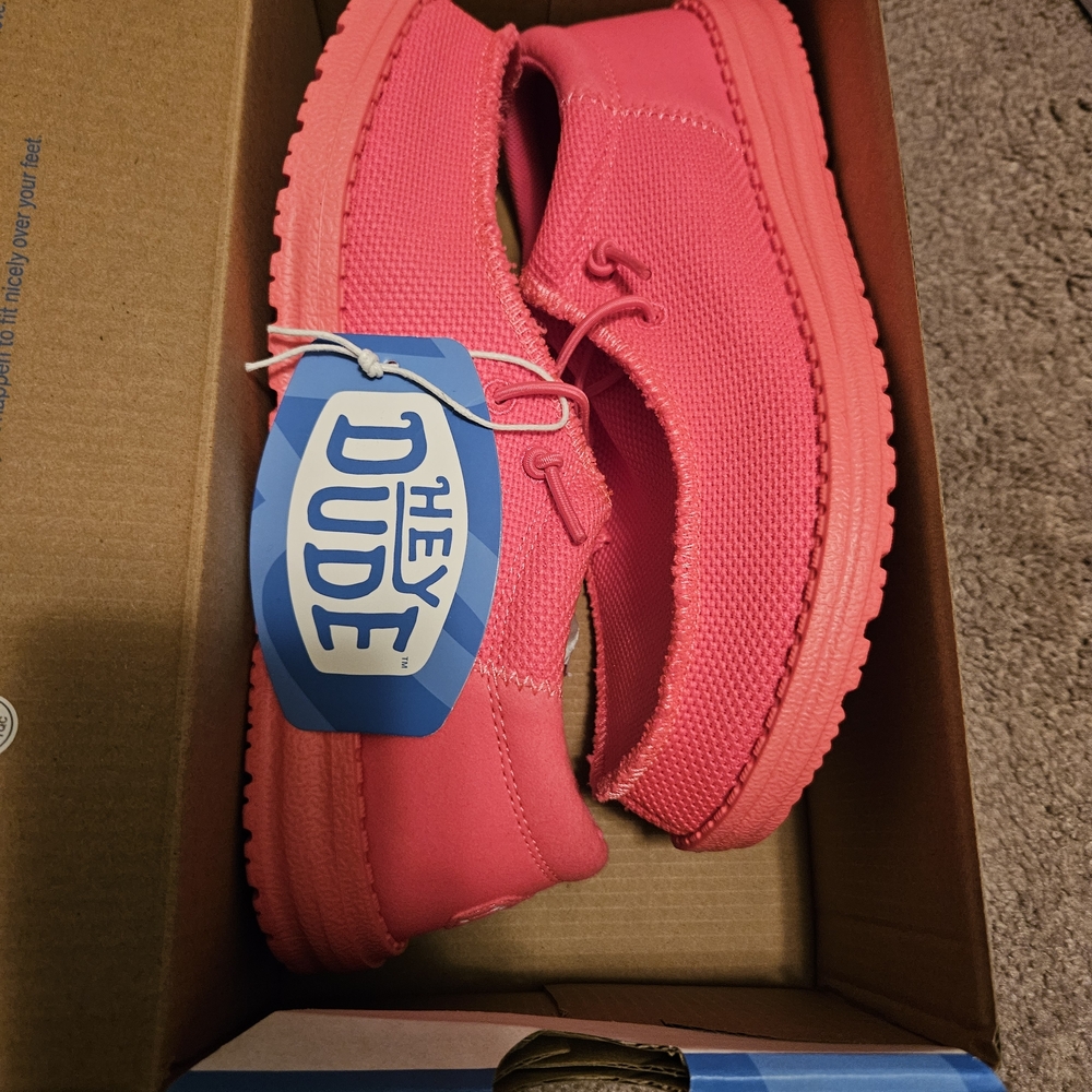 Hey Dude Wally Youth Funk Mono Electric Pink